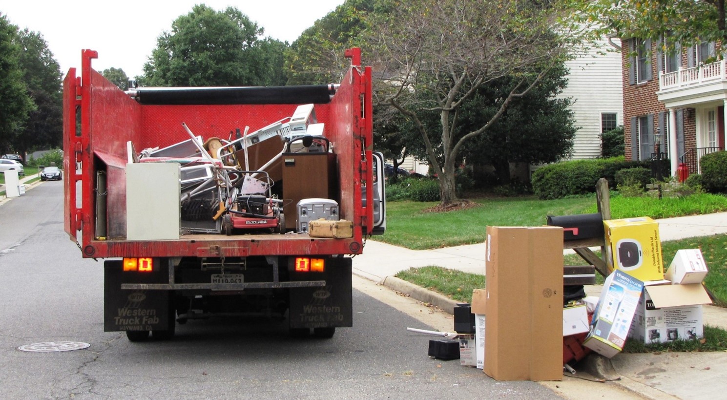 Home Junk Removal: Reclaim Your Space Efficiently and Affordably