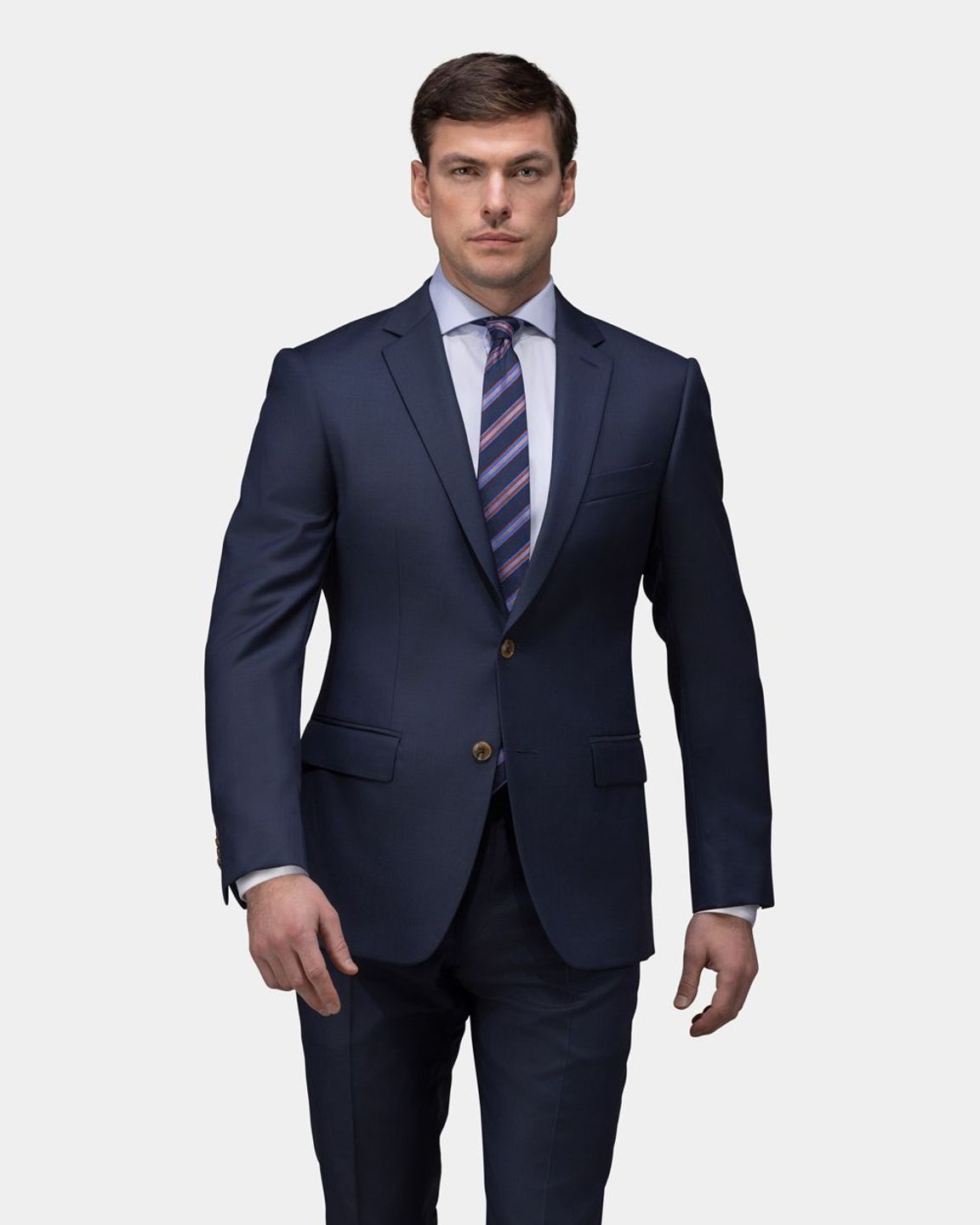 Why Men’s Bespoke Suits Beat Ready-to-Wear Options